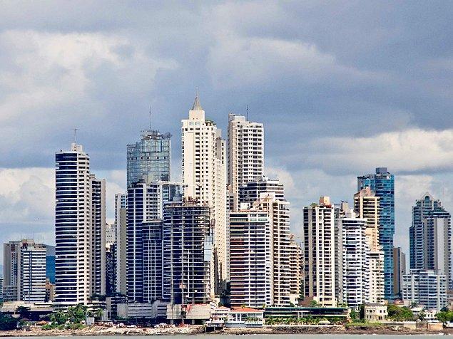 21. Panama City'nin 330 binası var ve toplam 2,560 kilometrekarelik bir alanda yer alıyor.