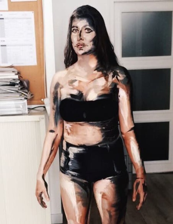 4. Именно так выглядит модель Кензы, на теле которой и представлен результат её выпускной работы в школе макияжа.