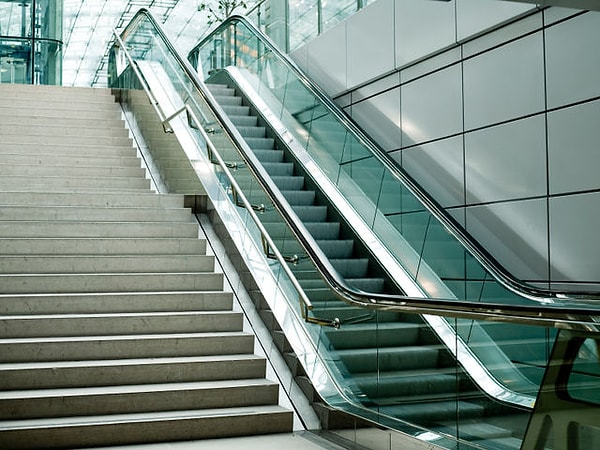 8. Лестница или эскалатор?