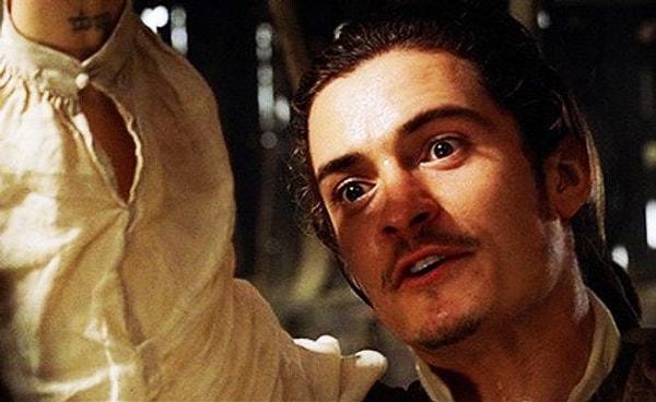 4. Orlando Bloom 2001'de Yüzüklerin Efendisi filmi çekilirken sağ el bileğine elfçe dövme yaptırmış. Bunu Karayip Korsanları'nda kapatmayı arada bir unutmuşlar: