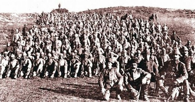 3. 57. Alay bayram namazı sonrası fotoğraf çekiminde.