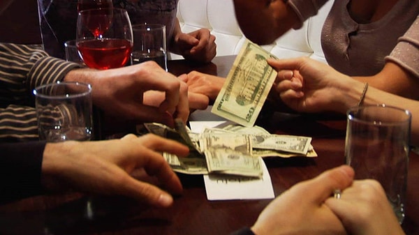 13. Вы делите чек, если приглашаете кого-то на ужин