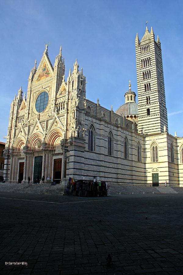 Labirent sokaklara girmeden önce Duomo'ya son bir bakış