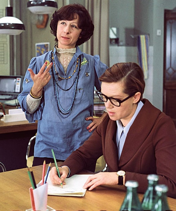 5. Изначально у секретарши Верочки должен был быть муж, которого играл Александр Фатюшин.