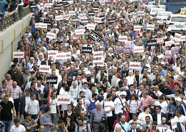 Öte yandan Ankara Valiliği yürüyüşe ilişkin açıklama yaptı ve yürüyüşe dair 8 maddelik kuralları şöyle sıraladı: