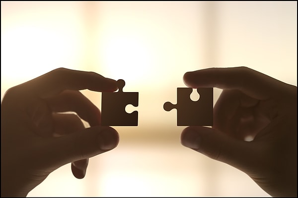 1. Она умеет строить серьезные отношения