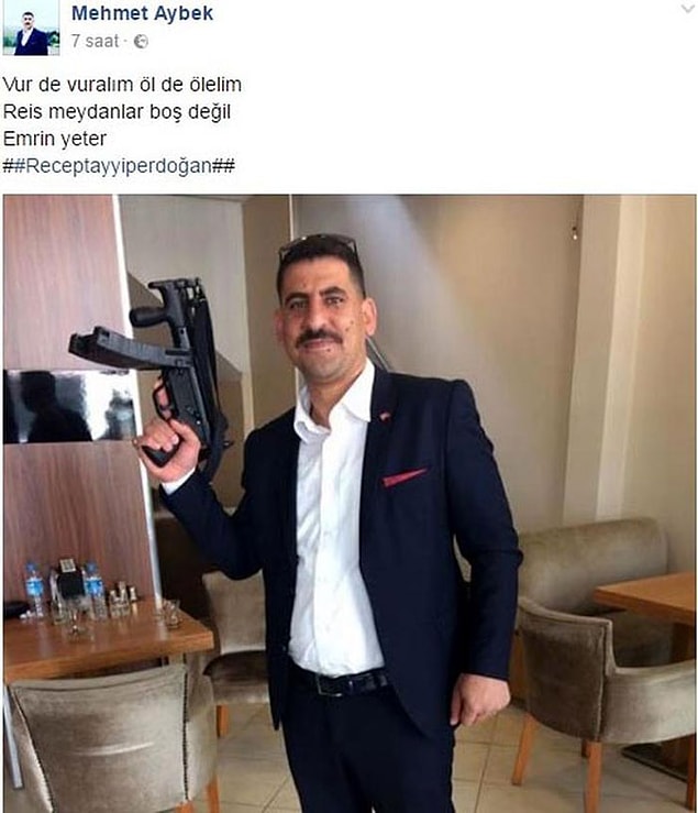 Fotoğrafı, "Vur de vuralım, öl de ölelim. Reis meydanlar boş değil, emrin yeter" notuyla paylaşan Aybek, yaklaşık 6 saat sonra bu fotoğrafı sayfasından kaldırdı.