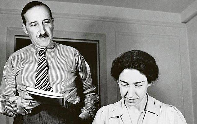 Zweig, Alman şair Kleist’ın, eşini ve kendisini silahla vurarak intihar etmesinden çok etkilenmiştir ve eşi Lotte’nin bu benzerliği kendilerinde de görmesini ister.