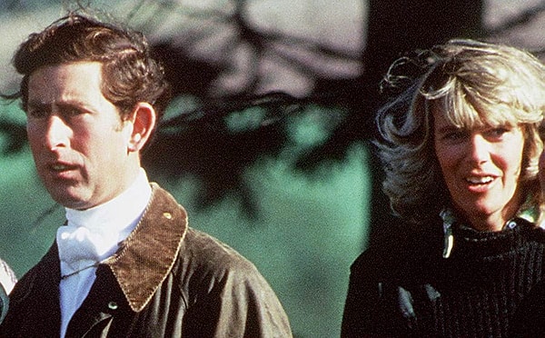 8. Они регулярно общались по телефону, и Чарльз даже отсылал ей дорогие подарки.