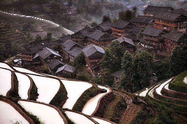 15. Dağ Köyü, Çin