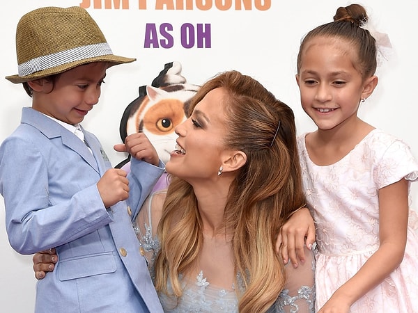 3. Дженнифер Лопес родила двойняшек Макса и Эмме в 2008 году.