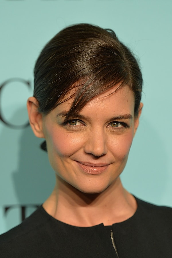 3. Katie Holmes ise yumuşak bir cildin sırrını çözmüş bile: Salyangozlar!