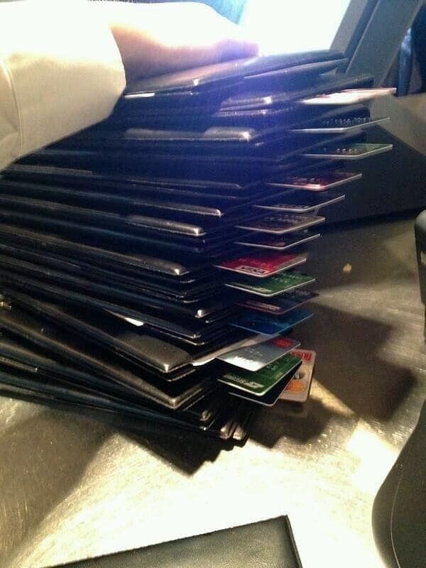 16. Отошёл всего на минуточку, а тут такое 😒