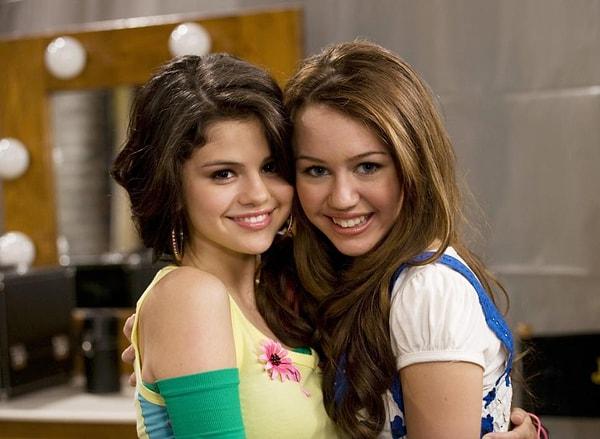 1. Selena Gomez ve Miley Cyrus