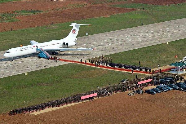 9. Kim Jong UN. AIR FORCE UN adlı uçağı.