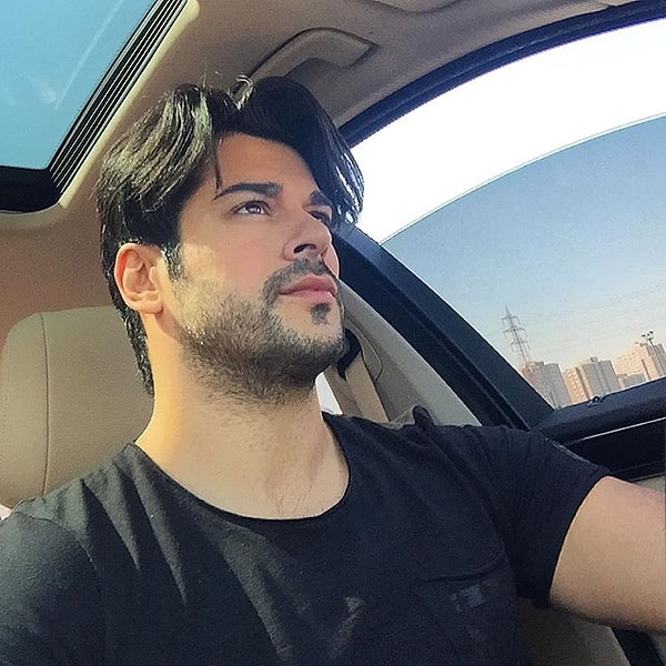 3. В результате Бураку пришлось заблокировать Боню, и это спасло положение: свадьба состоится, как и планировалось, 29 июня в Стамбуле.