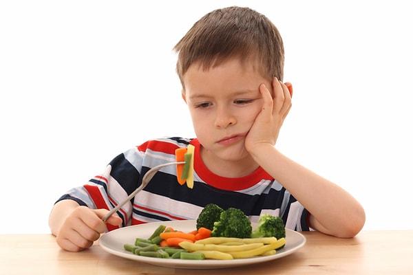 4. Çocukken sevmediğiniz yiyeceklere bir şans daha verin. Dilinizdeki reseptörler bile her 7 yılda bir yenileniyor.