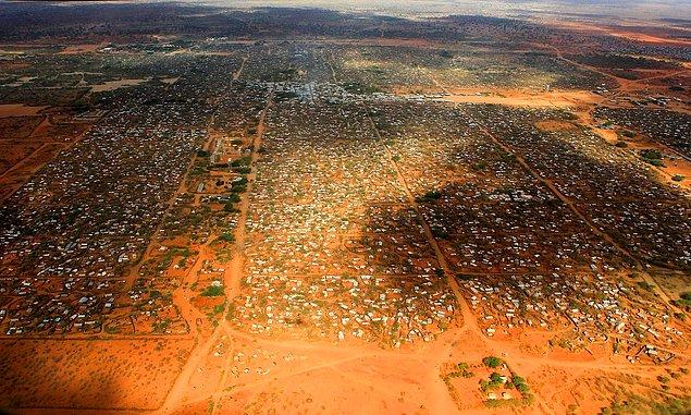 Dünyanın en büyük mülteci kampı ise Kenya'da bulunuyor.