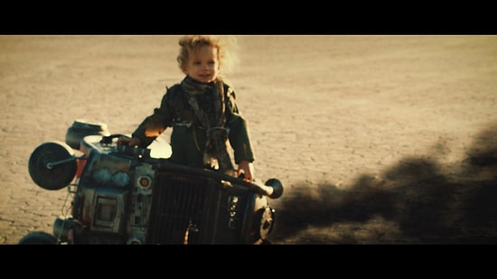 Yaratıcı Babanın Çocuklarına Hazırladığı Mad Max Parodisine Hayran Kalacaksınız!