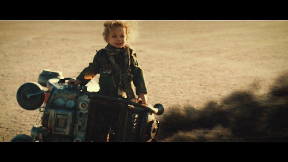 Yaratıcı Babanın Çocuklarına Hazırladığı Mad Max Parodisine Hayran Kalacaksınız!