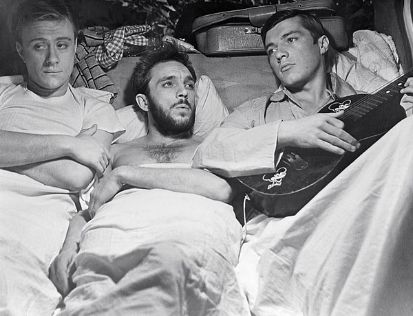 11. Пробы проходили в Латвии, в местечке Клапкалнциемс недалеко от Риги. Режиссер Оганесян отличался хорошим чувством юмора и в первую очередь просил претендентов произнести название места, в котором они собрались.