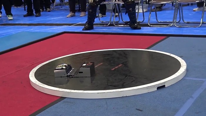 Uzakdoğu'dan Muazzam Sumo-Robot Savaşları