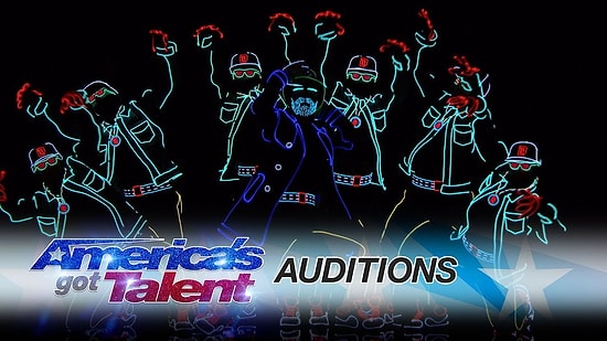 Amerika Yetenek Yarışmasında Muhteşem Işık Dansı Gösterisi