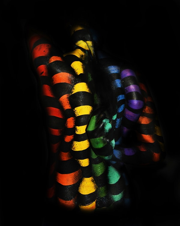 O zamandan beri, işinde ustalaşmış ve hatta yakınlarda 'Skin Wars' adlı televizyon yarışmasının galibi oldu.