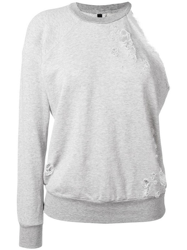 9. "Идти, так до конца", - говорим вам мы. И предлагаем сочетать джинсы наизнанку со свитшотом без одного рукава. Интересно, как воспримут такое модное решение окружающие?