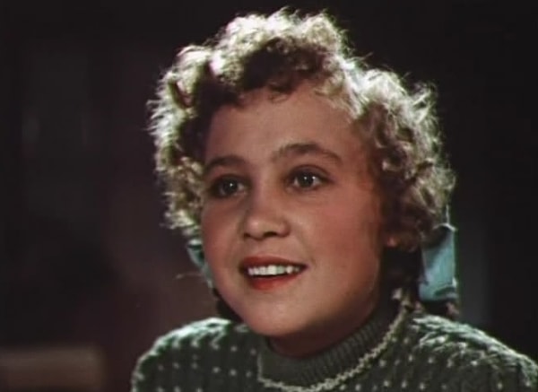 8. Надежда настолько старалась вжиться в каждую свою роль, что при подготовке к фильму «Навстречу жизни» даже провела целый месяц в ремесленном училище, изучая токарное дело.