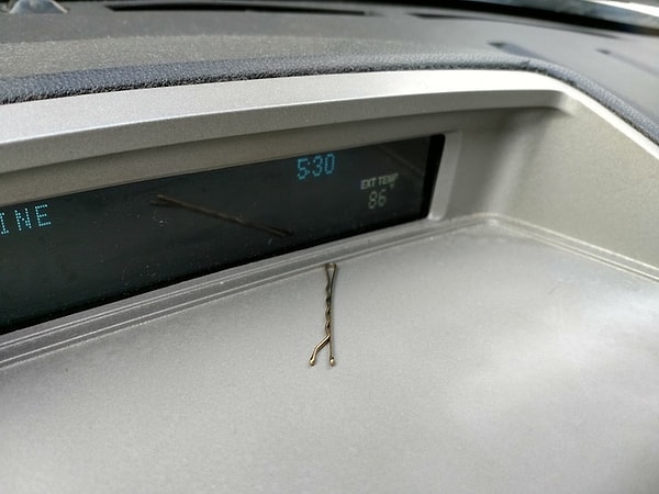 3. "Моя девушка переехала ко мне. Кажется, это начинается..."