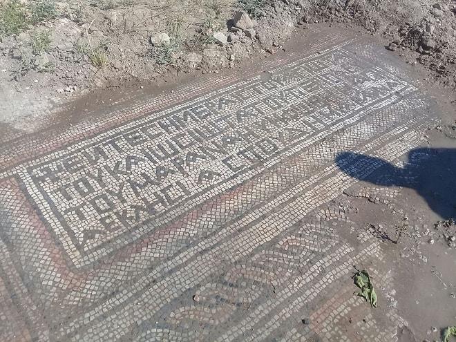 Adıyaman'da Tarlasını Süren Mozaik Buluyor! Bir Çiftçi 1.500 Yıllık Tarihi Gün Yüzüne Çıkardı