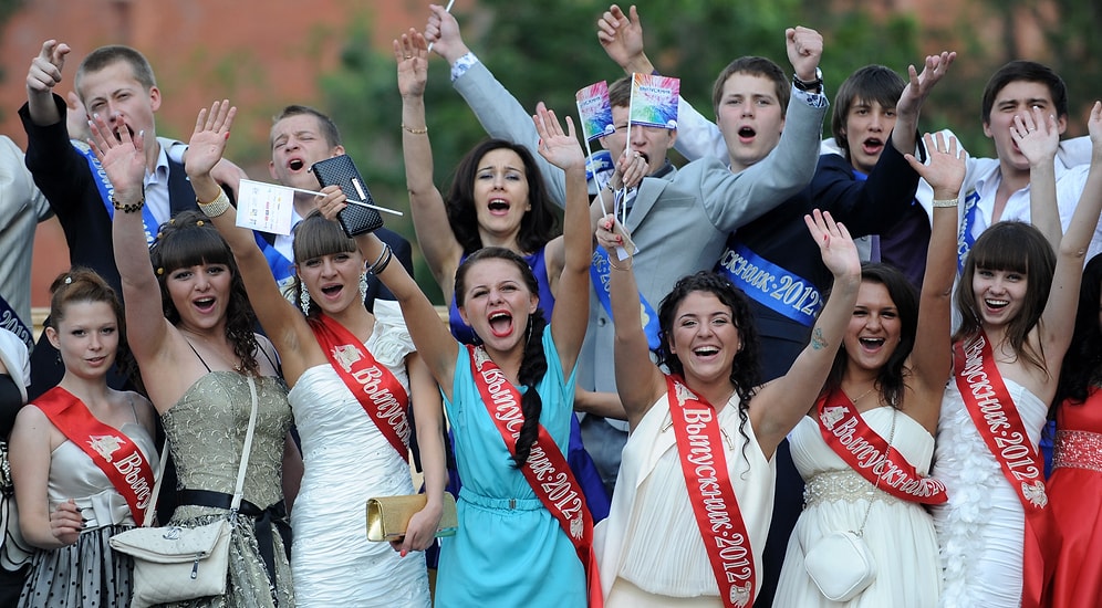 4 минуса современного школьного выпускного, которые должны кануть в Лету