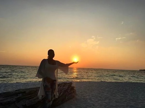 15. "Солнышко в руках" - фото, занимающее 1 место в хит-параде "оригинальностей"