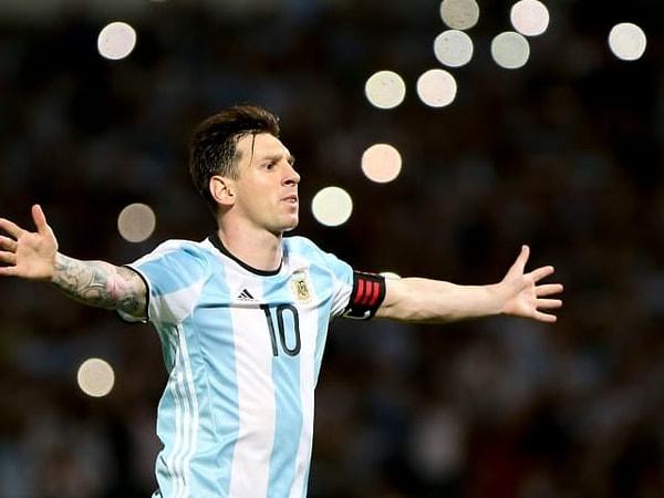 3. Arjantin Milli Takımı'nın en golcü futbolcusu (58 gol)