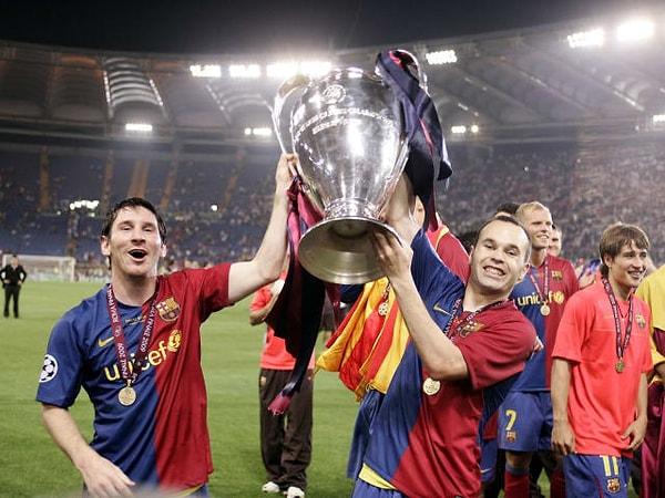 18. Barcelona'da en çok kupa kazanan futbolcu (Iniesta ile birlikte 30 kupa)