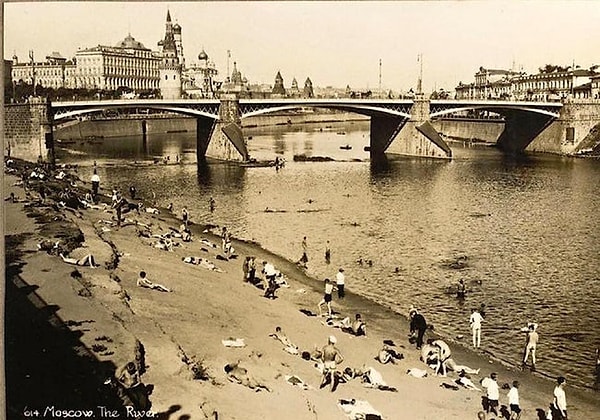 29. Нудистский пляж, Москва, 1920-е годы
