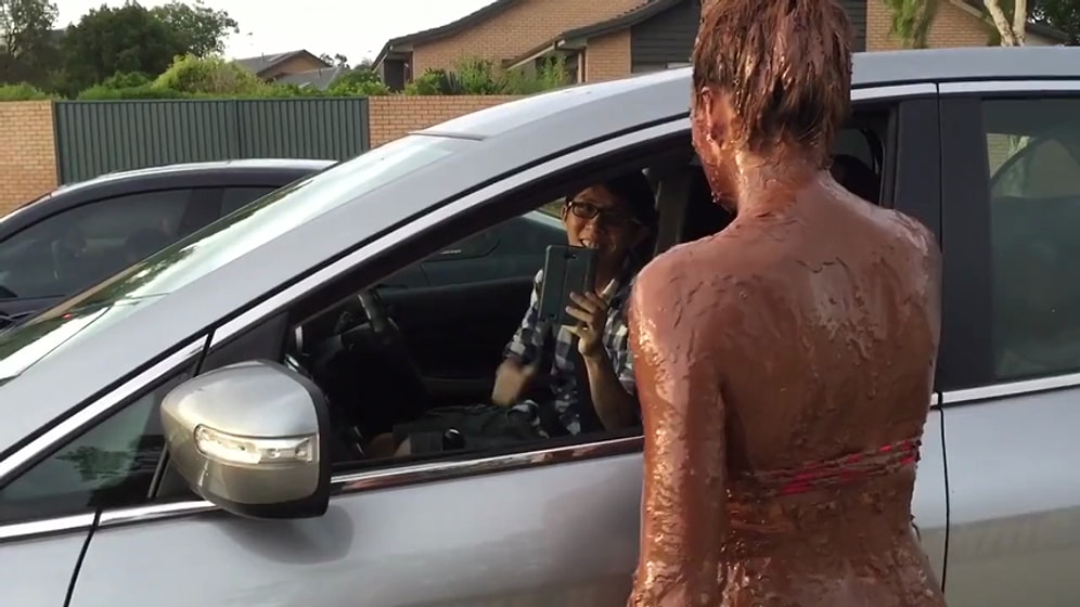 Nutella Olmadan Duşa Dahi Girmeyen Bir Acayip Kadın