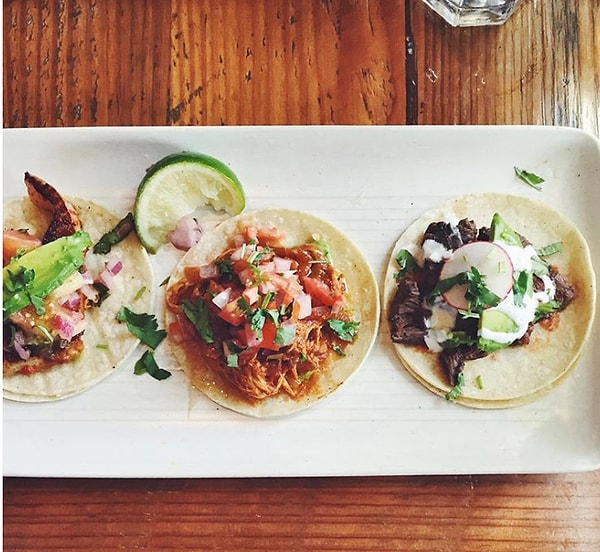 13. А это три вида мяса на съедобных тарелочках: