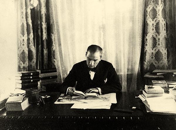 ‘Müfredatta Atatürk azaldı İslam arttı’