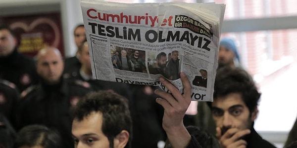 Bugün Türkiye’de 150’nin üzerinde gazeteci cezaevinde yatıyor.