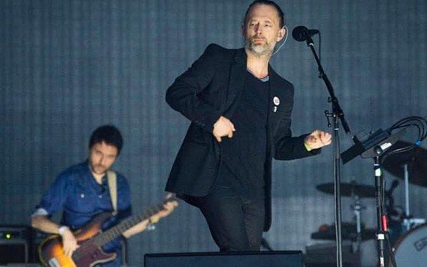 14. Thom Yorke, Radiohead Cuma akşamının ana grubuydu.
