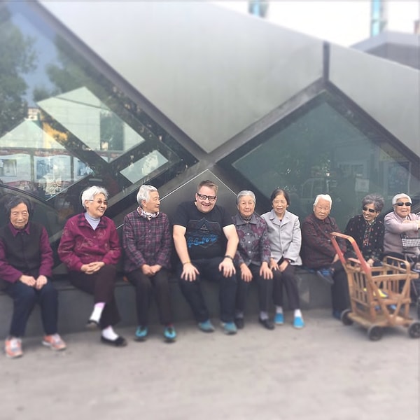 7. Думаете, что ваш друг-отшельник будет лохом во время путешествия в одиночку? Ох, как же вы ошибаетесь! Именно эти дамы принимают его таким, какой он есть на самом деле.