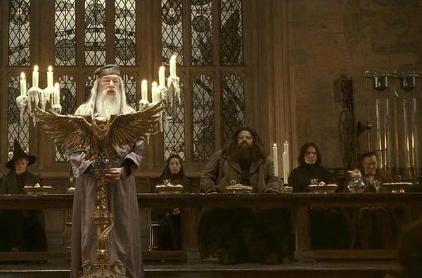 15. А здесь он перед сценой пира в "Принце-Полукровке"