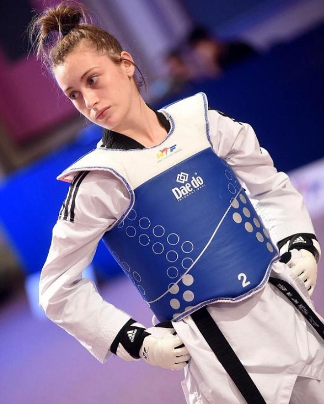 İlk Kez Katıldığı Dünya Tekvando Şampiyonası'nda Altın Madalya Kazanan Milli Sporcumuz Zeliha Ağrıs
