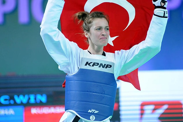 Böylece Zeliha, ilk kez mücadele ettiği Dünya Şampiyonası'nda altın madalya kazanarak dünya şampiyonu olmuş oldu.