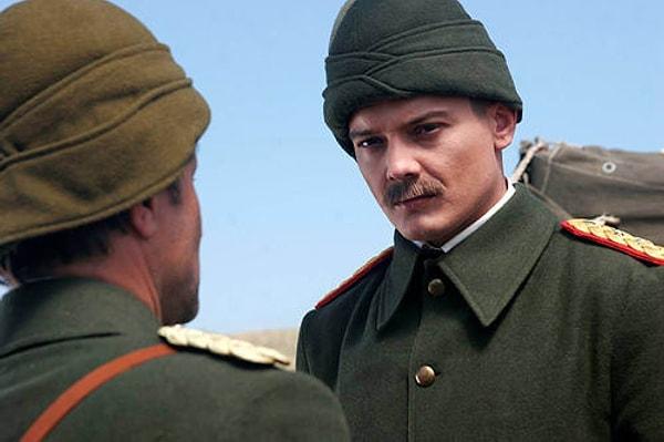 11. Arda Kural'ın en asil rolüydü; "Emret Komutanım" dizisinde Mustafa Kemal Atatürk'ü  canlandırmıştı.