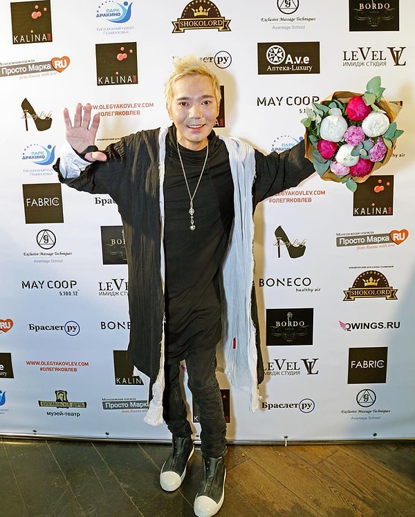 11. А, может быть, Яковлеву надоело строить из себя двойника Сорина, и он, наконец, захотел сольной карьеры.