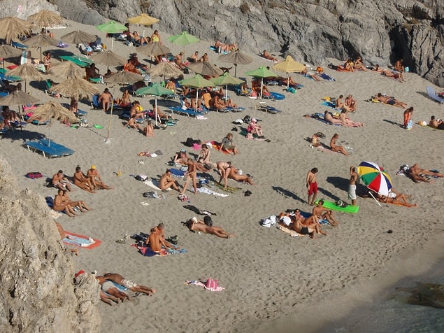 12. Bu arada Avrupalılardan sonra Yunanistan'ın çıplaklar kampını en çok ziyaret eden turistler de Türkiye'den.