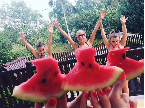 17. Целая команда имени арбузных платьев